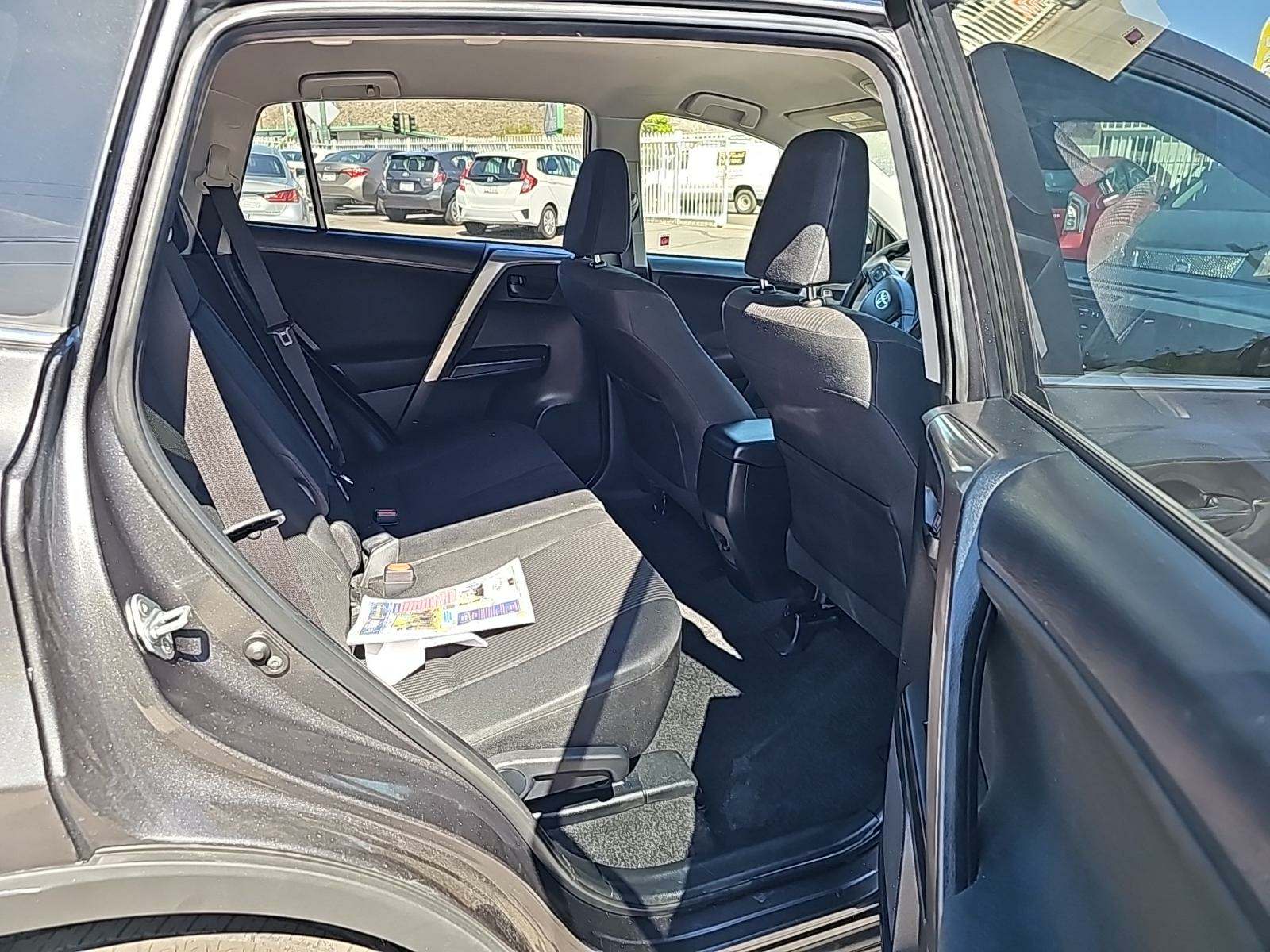 2018 Toyota RAV4 LE FWD