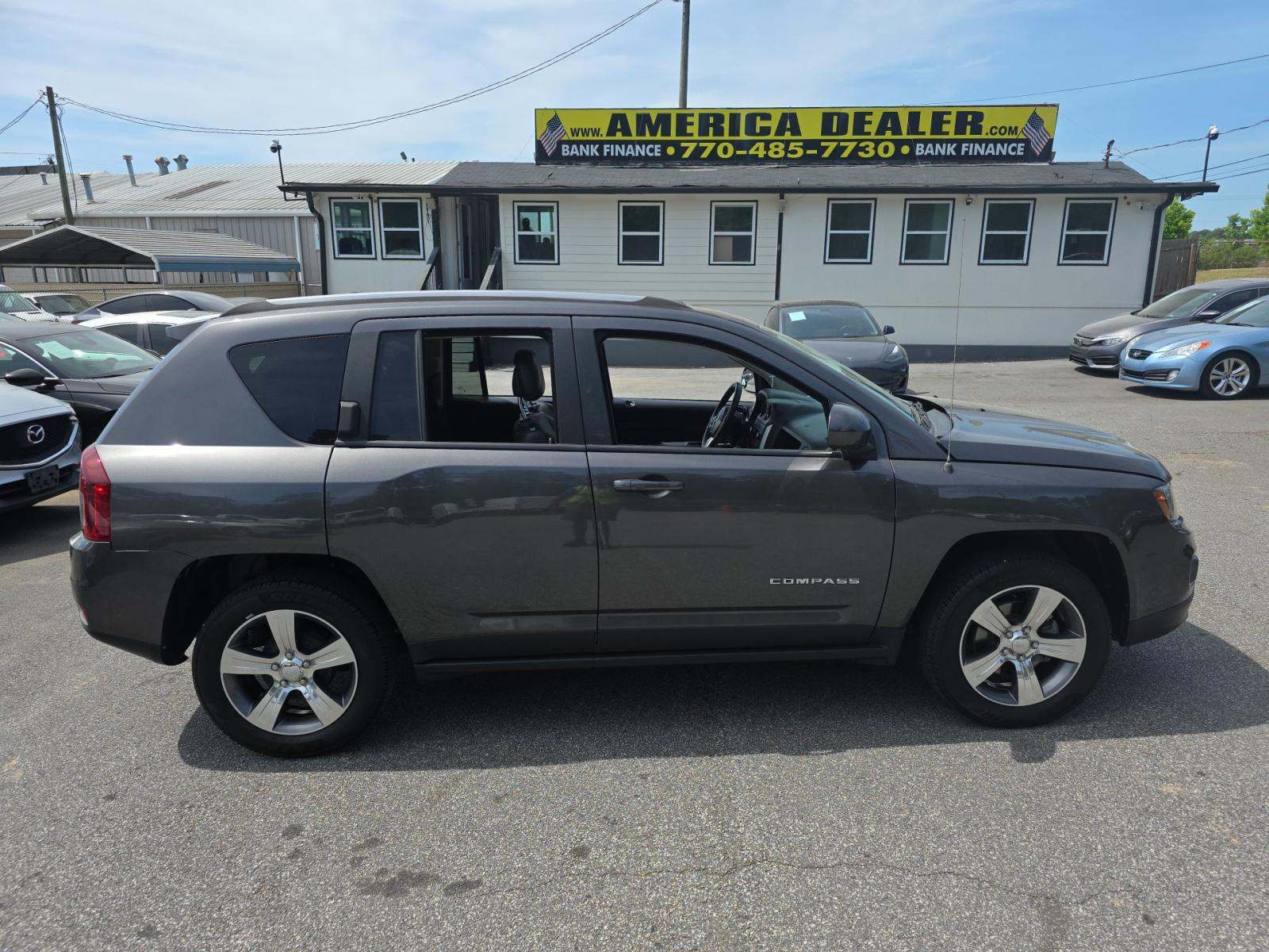 JEEP LATITUDE HIGH ALTITUDE EDITION - 4