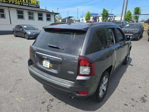 JEEP LATITUDE HIGH ALTITUDE EDITION - 3