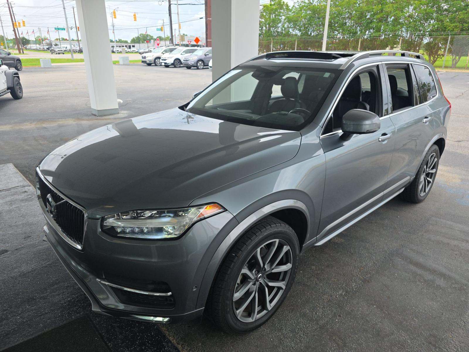 2018 Volvo XC90 T5 Momentum AWD