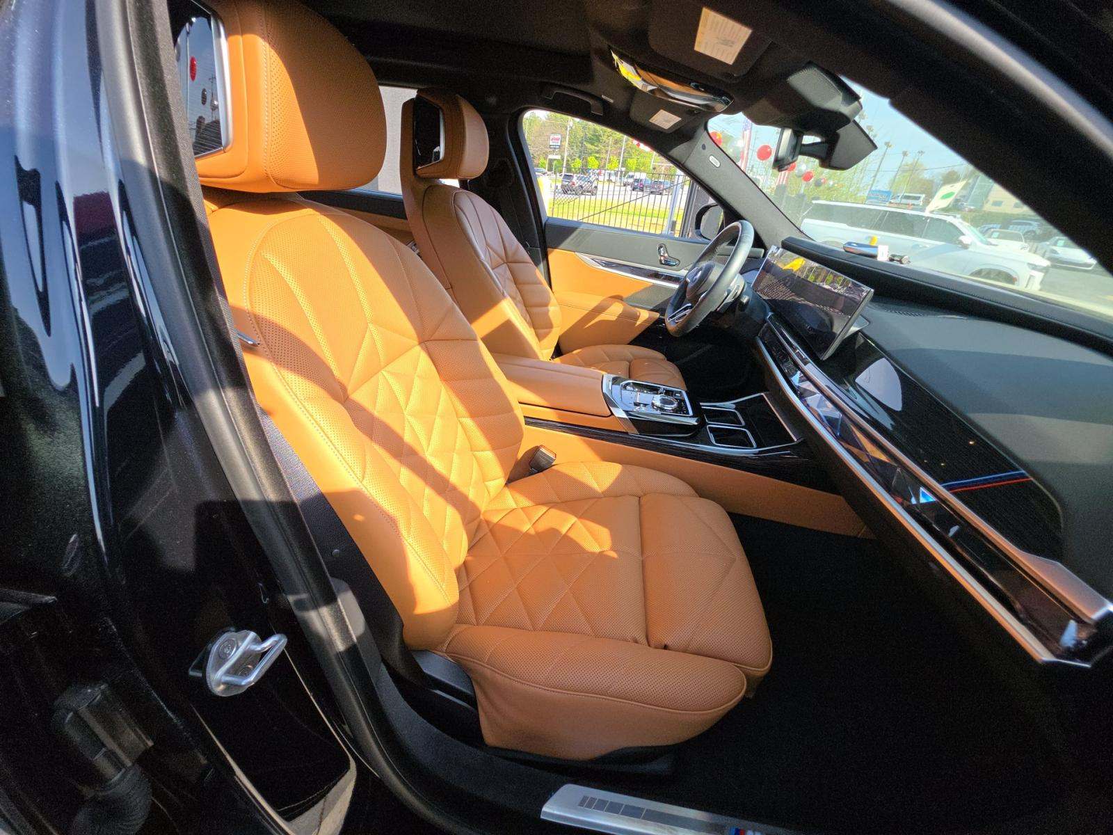 2023 BMW 7 Series 740i RWD