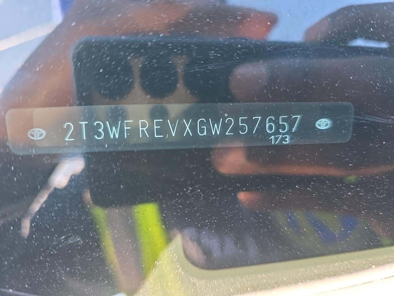 2016 Toyota RAV4 XLE FWD