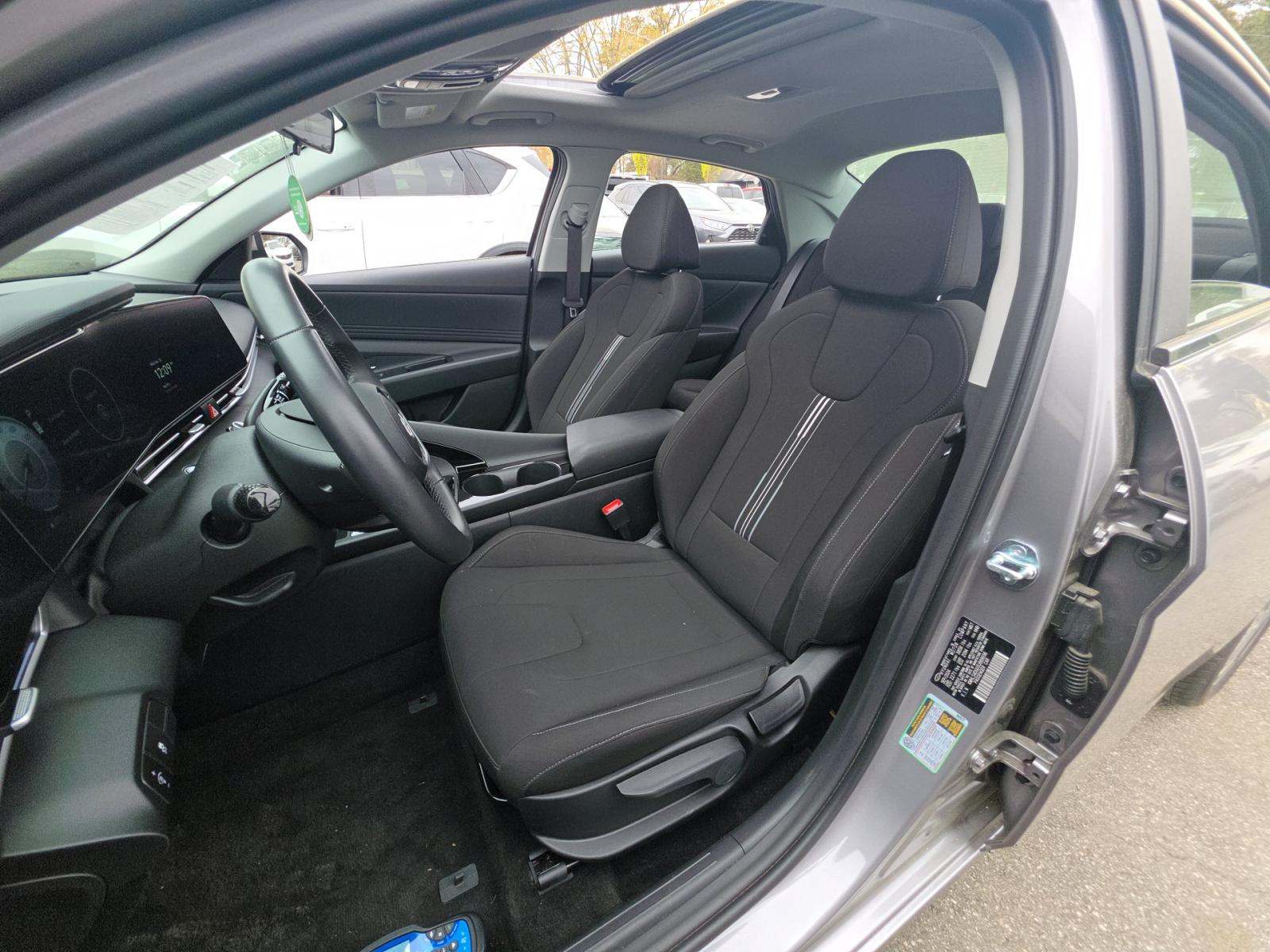 HYUNDAI SEL CONVENIENCE - 2