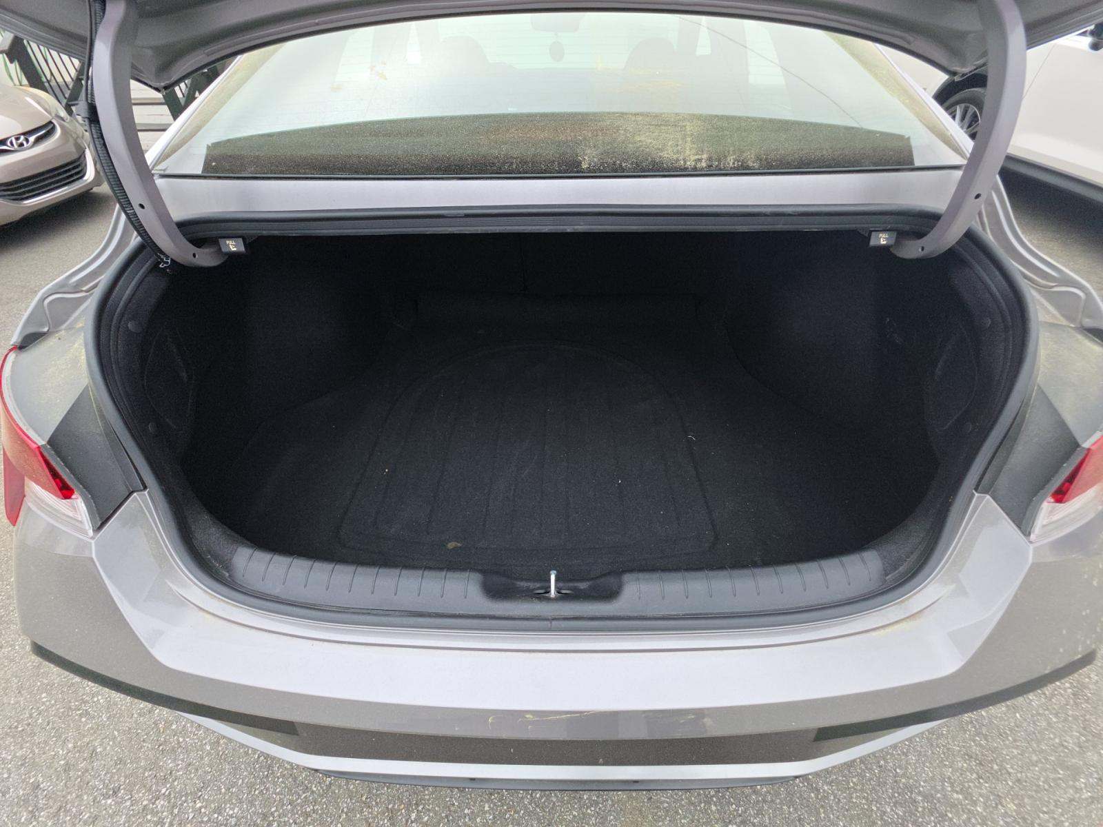 HYUNDAI SEL CONVENIENCE - 10