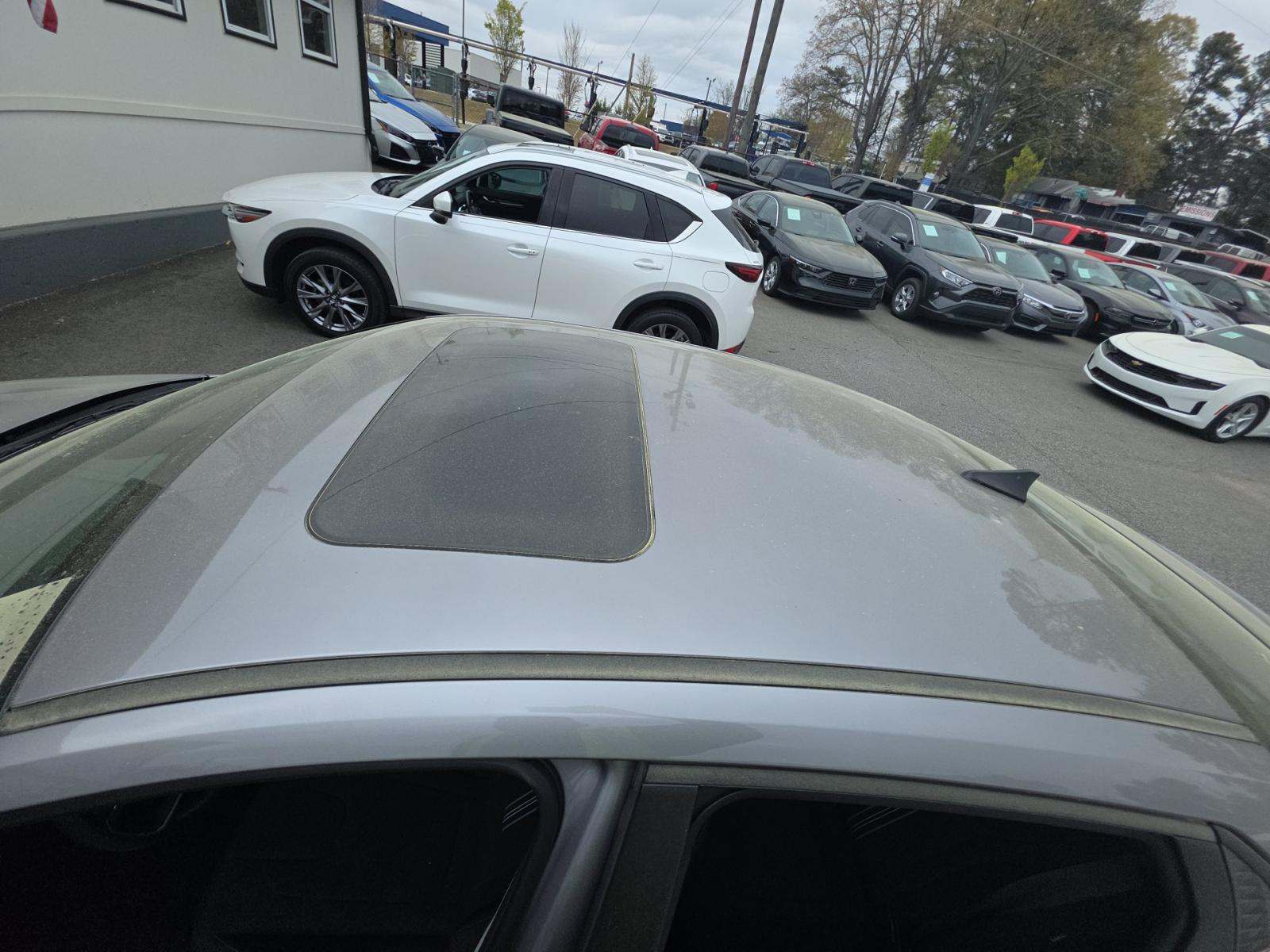 HYUNDAI SEL CONVENIENCE - 8