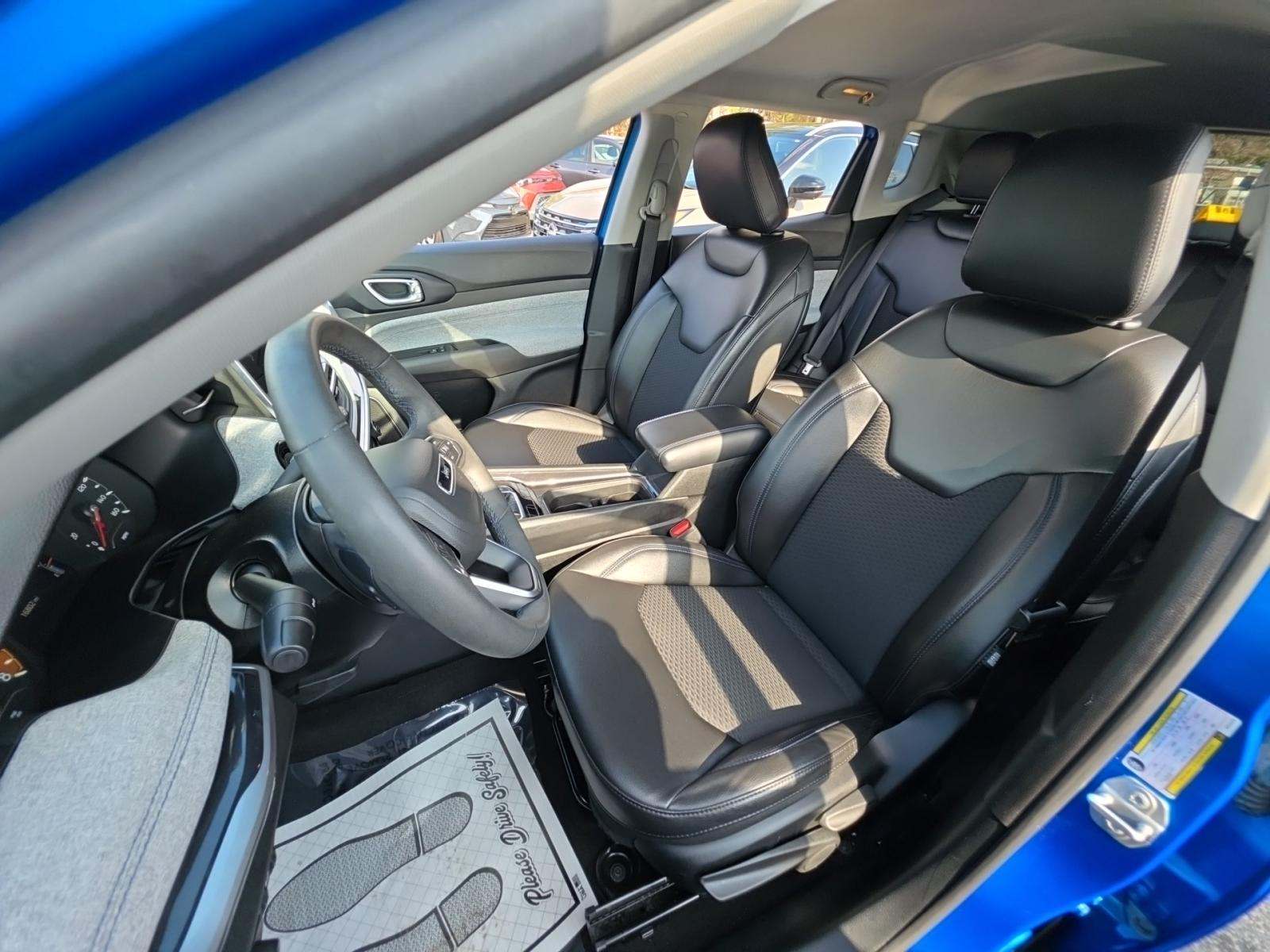 2022 Jeep Compass Latitude FWD