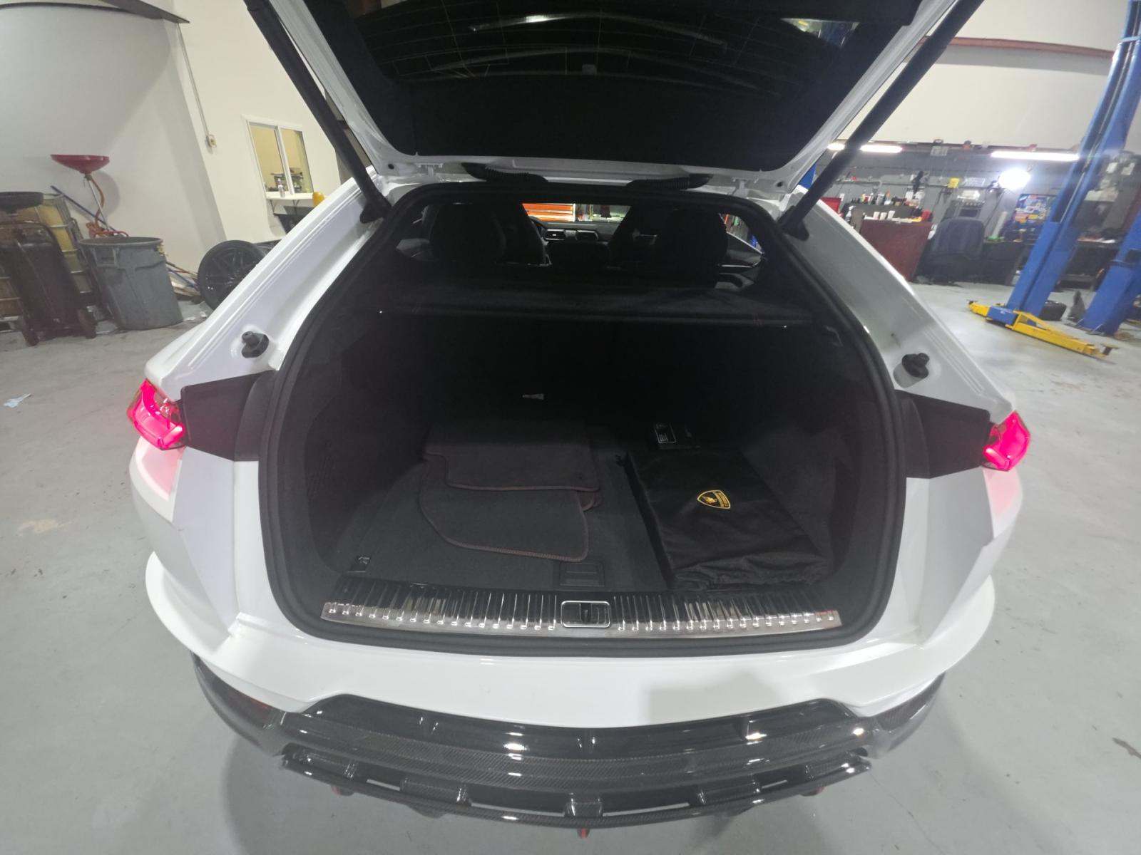 2023 Lamborghini Urus Performante AWD