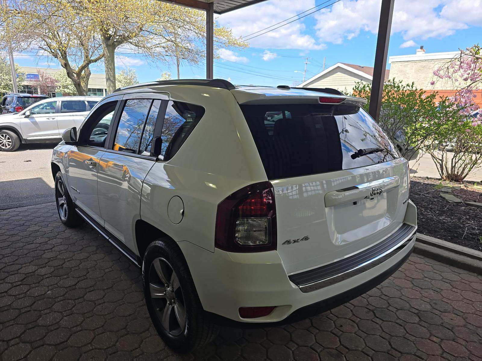 JEEP LATITUDE HIGH ALTITUDE EDITION - 2