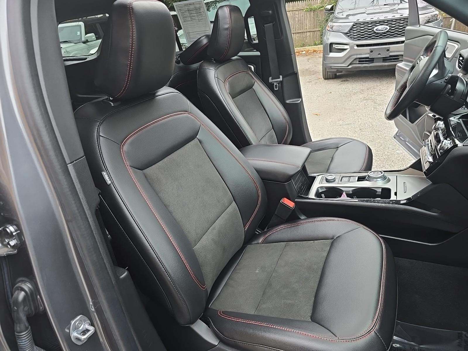 2022 Ford Explorer ST-Line AWD