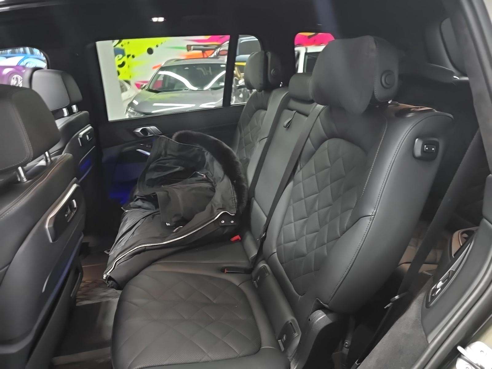 2024 BMW X7 xDrive40i AWD