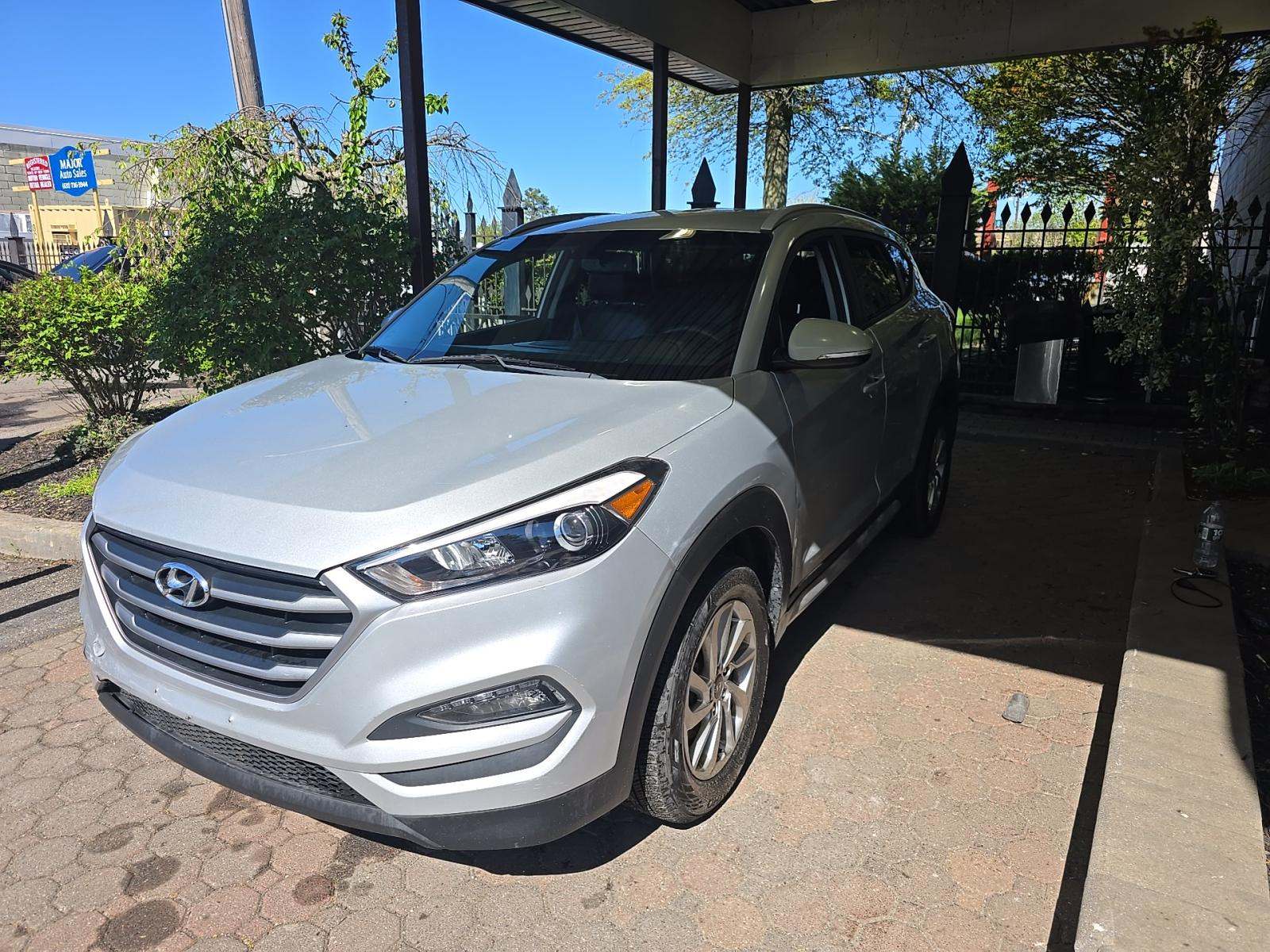HYUNDAI TUCSON - 1