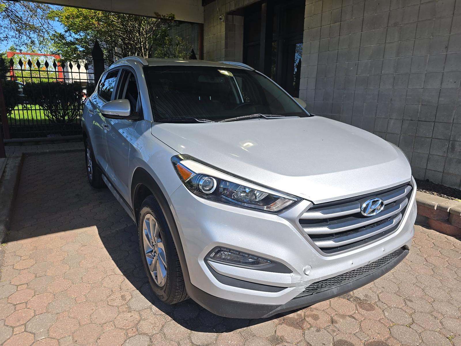 HYUNDAI TUCSON - 4