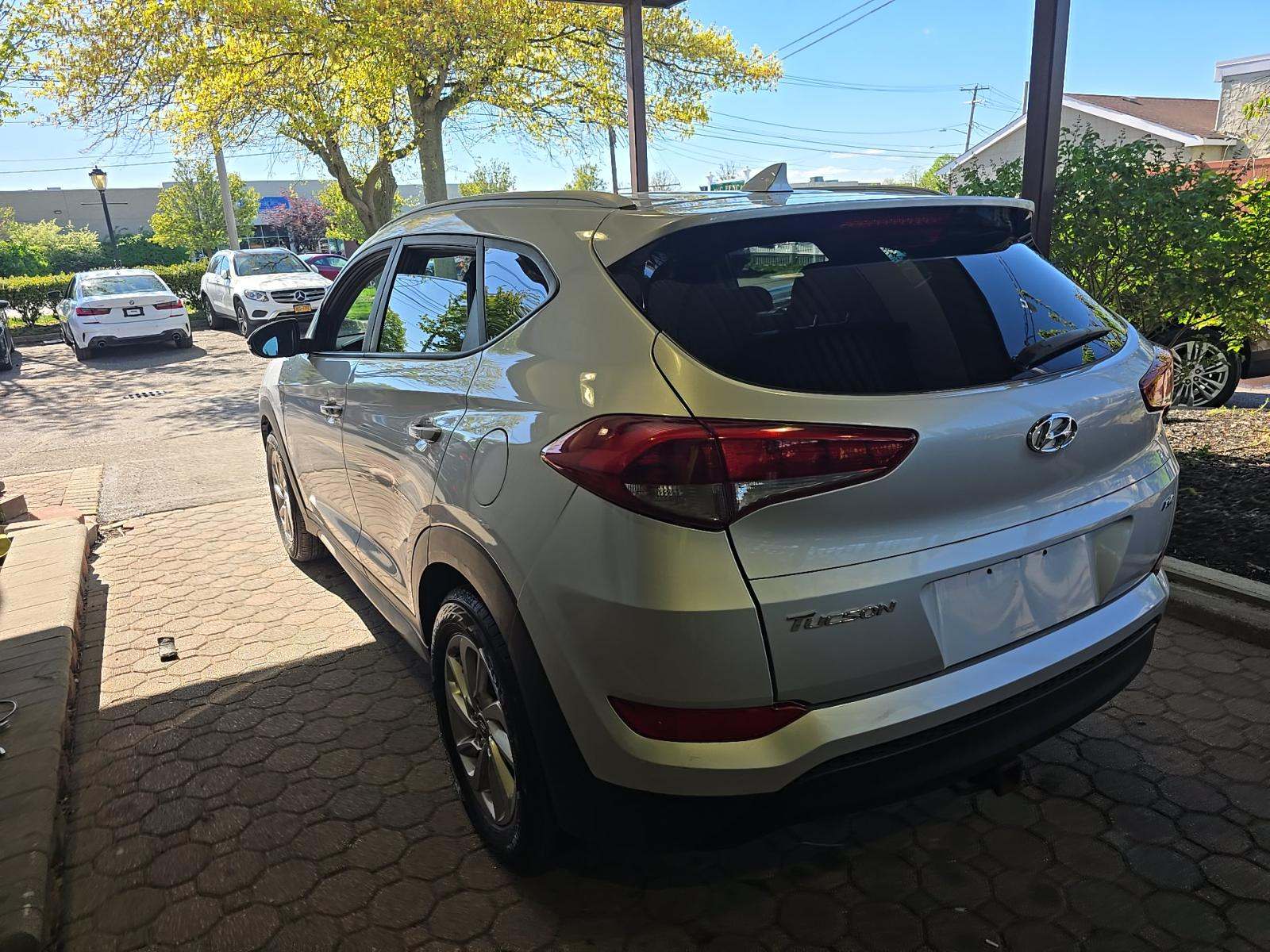 HYUNDAI TUCSON - 2