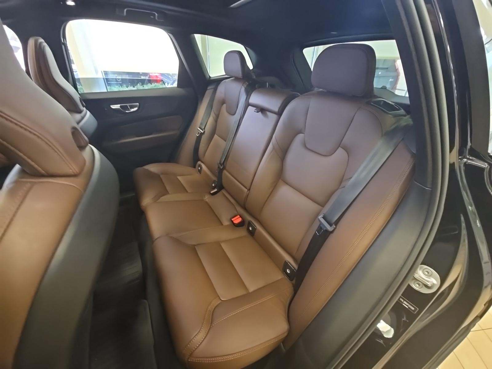 2023 Volvo XC60 B5 Ultimate AWD