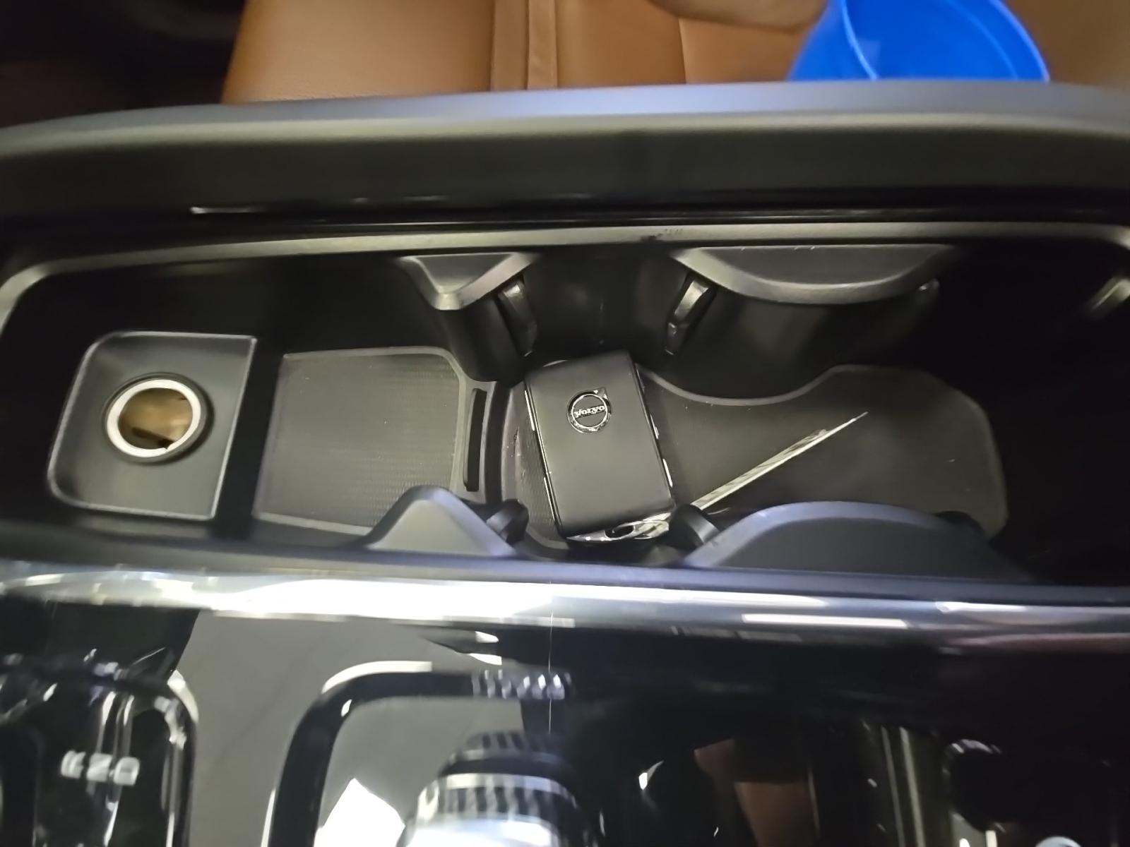 2023 Volvo XC60 B5 Ultimate AWD