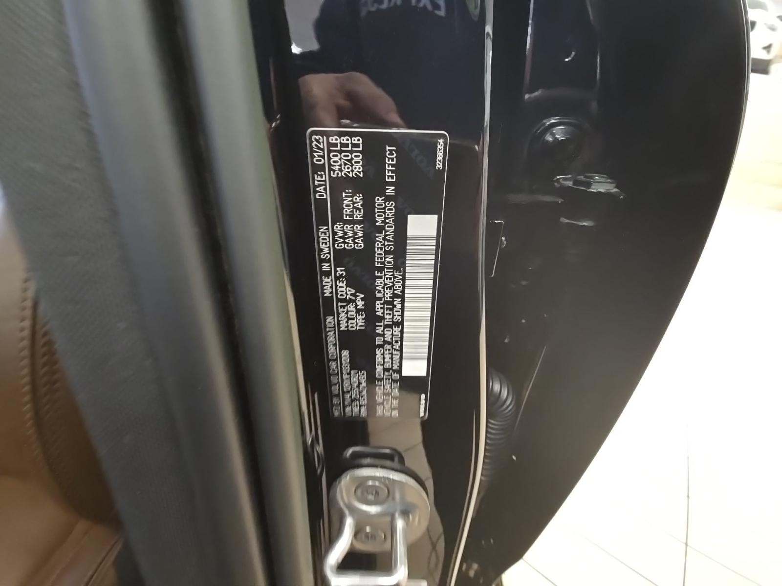 2023 Volvo XC60 B5 Ultimate AWD