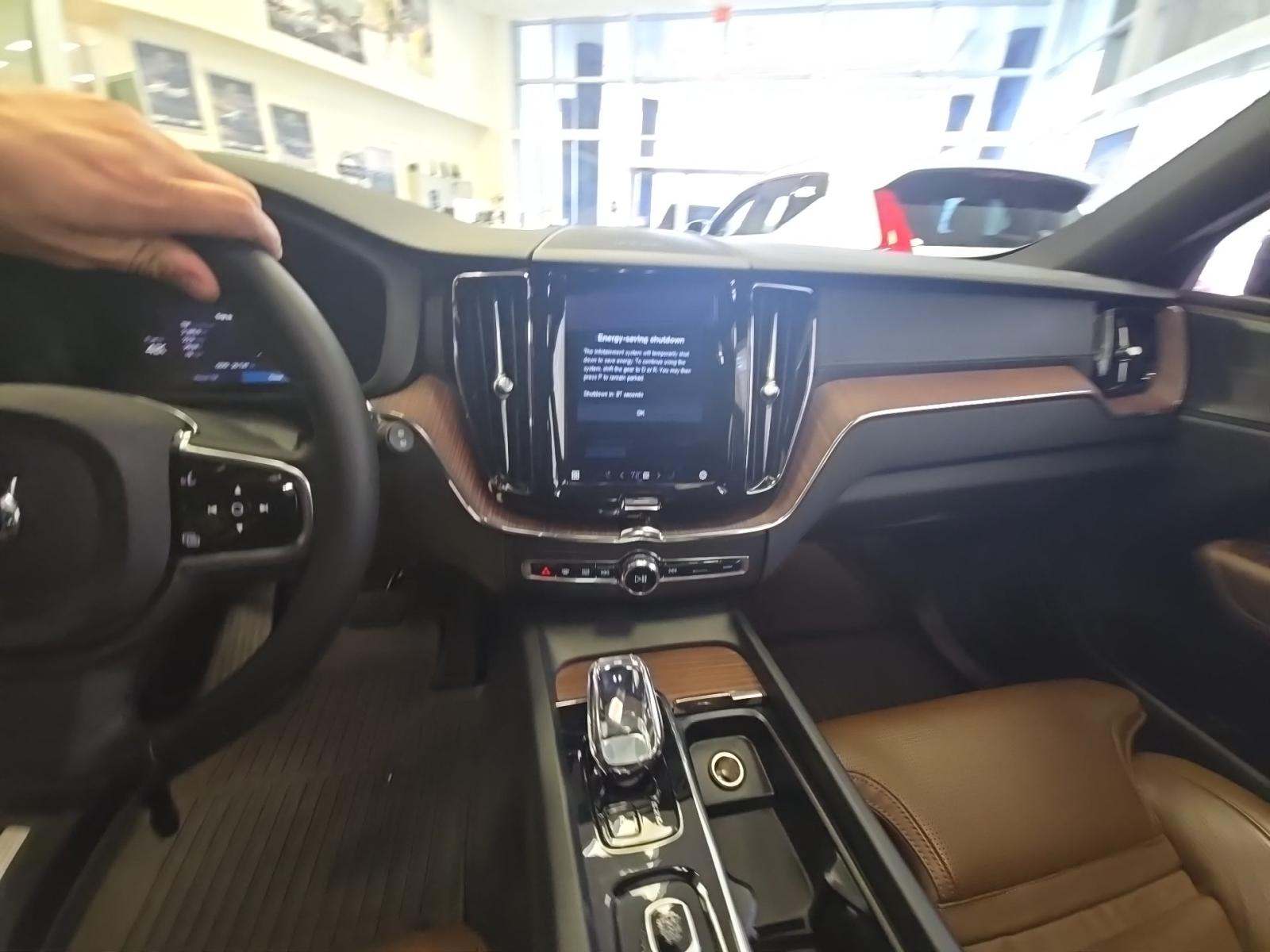 2023 Volvo XC60 B5 Ultimate AWD