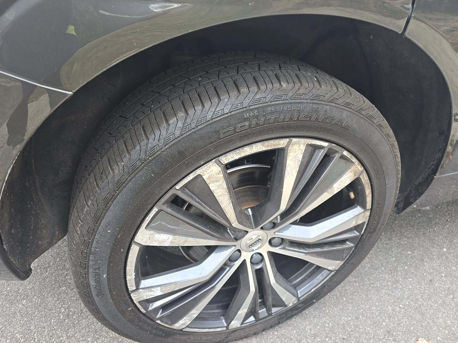 2022 Volvo XC60 B5 Momentum AWD