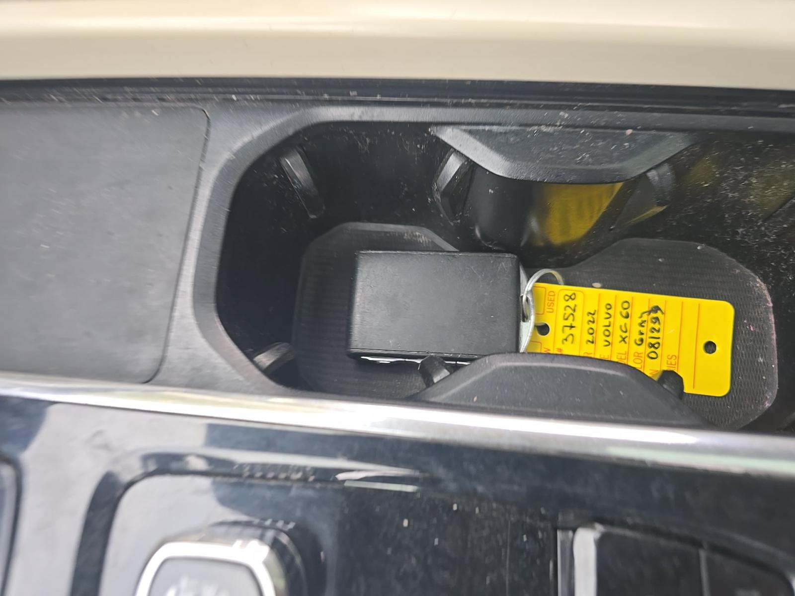 2022 Volvo XC60 B5 Momentum AWD