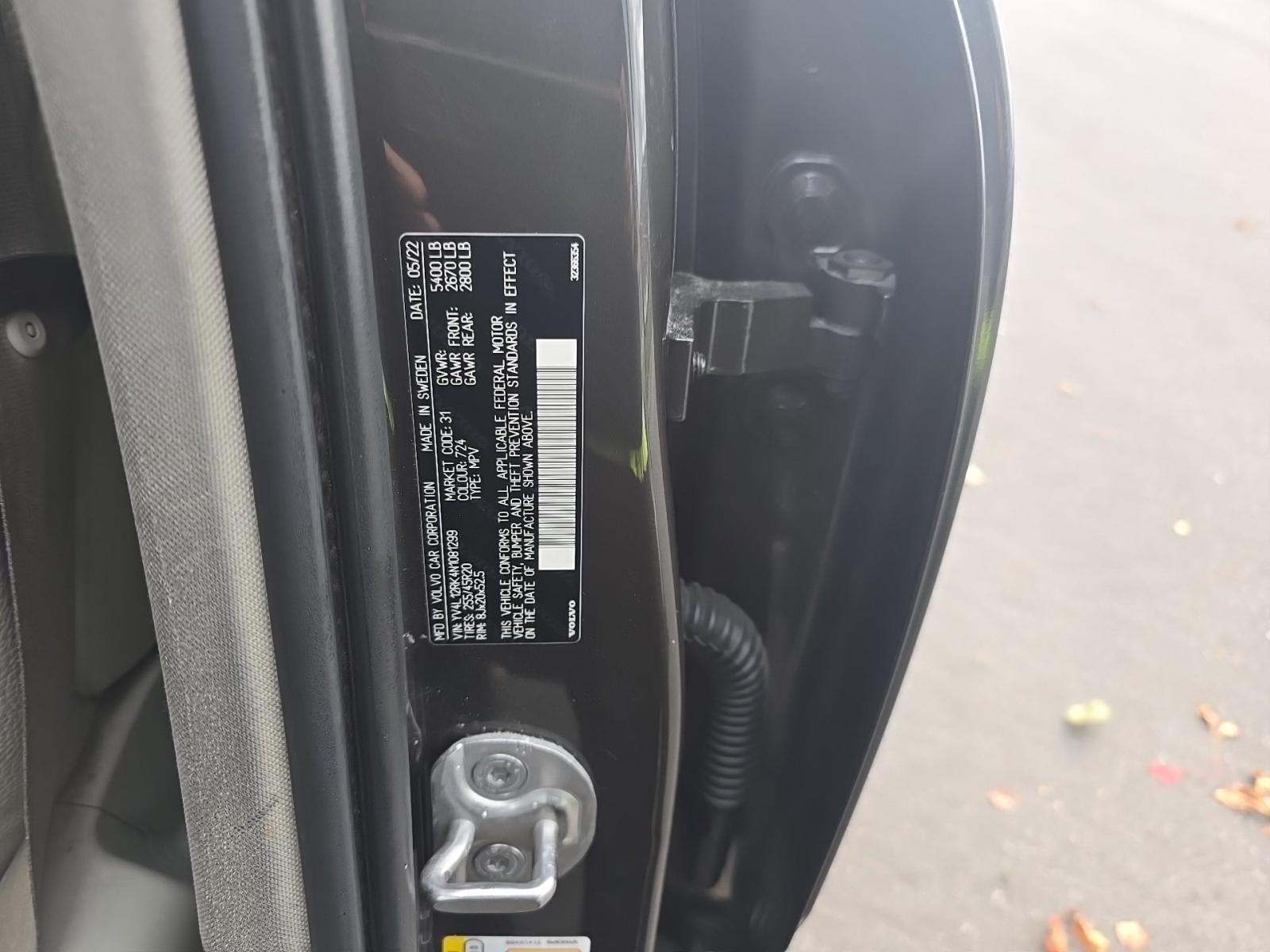 2022 Volvo XC60 B5 Momentum AWD