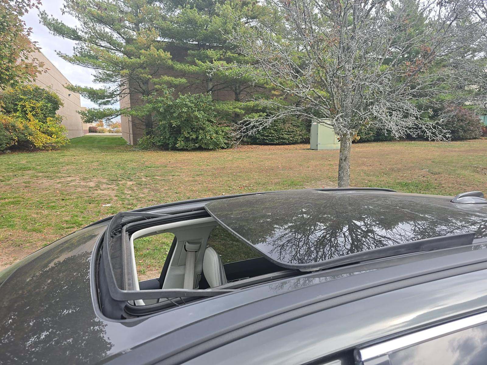 2022 Volvo XC60 B5 Momentum AWD