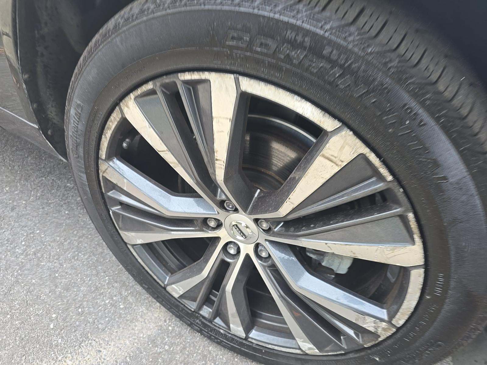 2022 Volvo XC60 B5 Momentum AWD