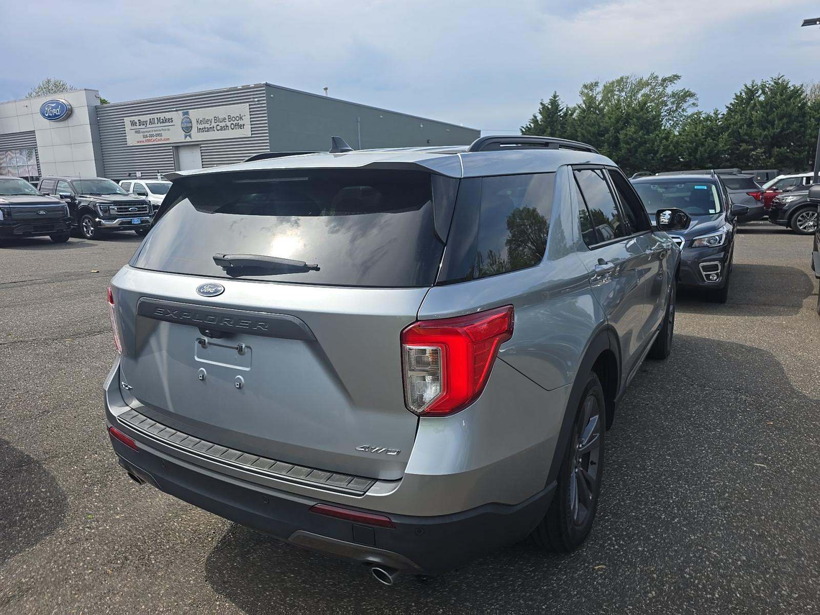 FORD EXPLORER - 3