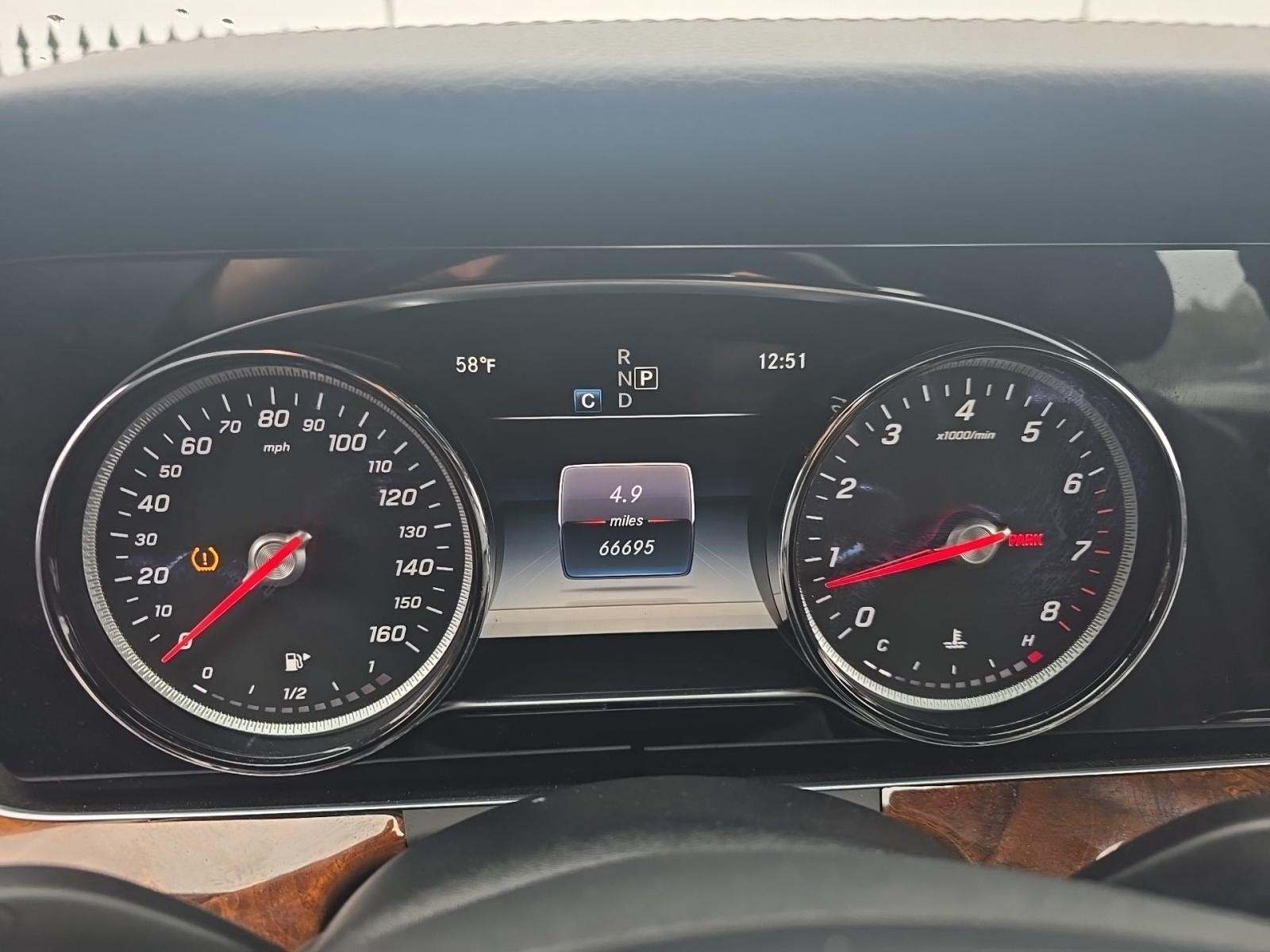 MERCEDES-BENZ E-CLASS - 5