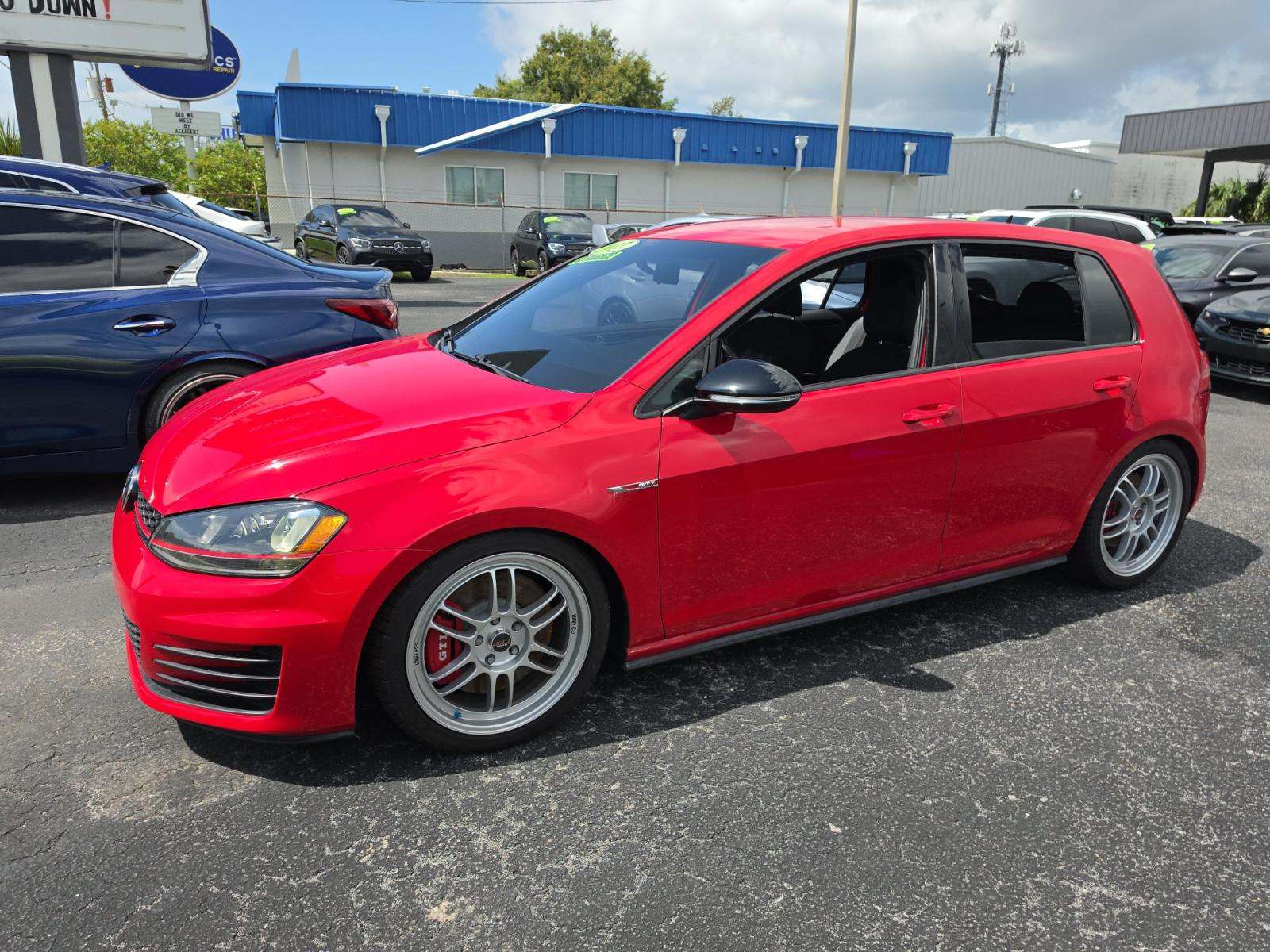 2017 Volkswagen Golf GTI 2.0T Sport FWD