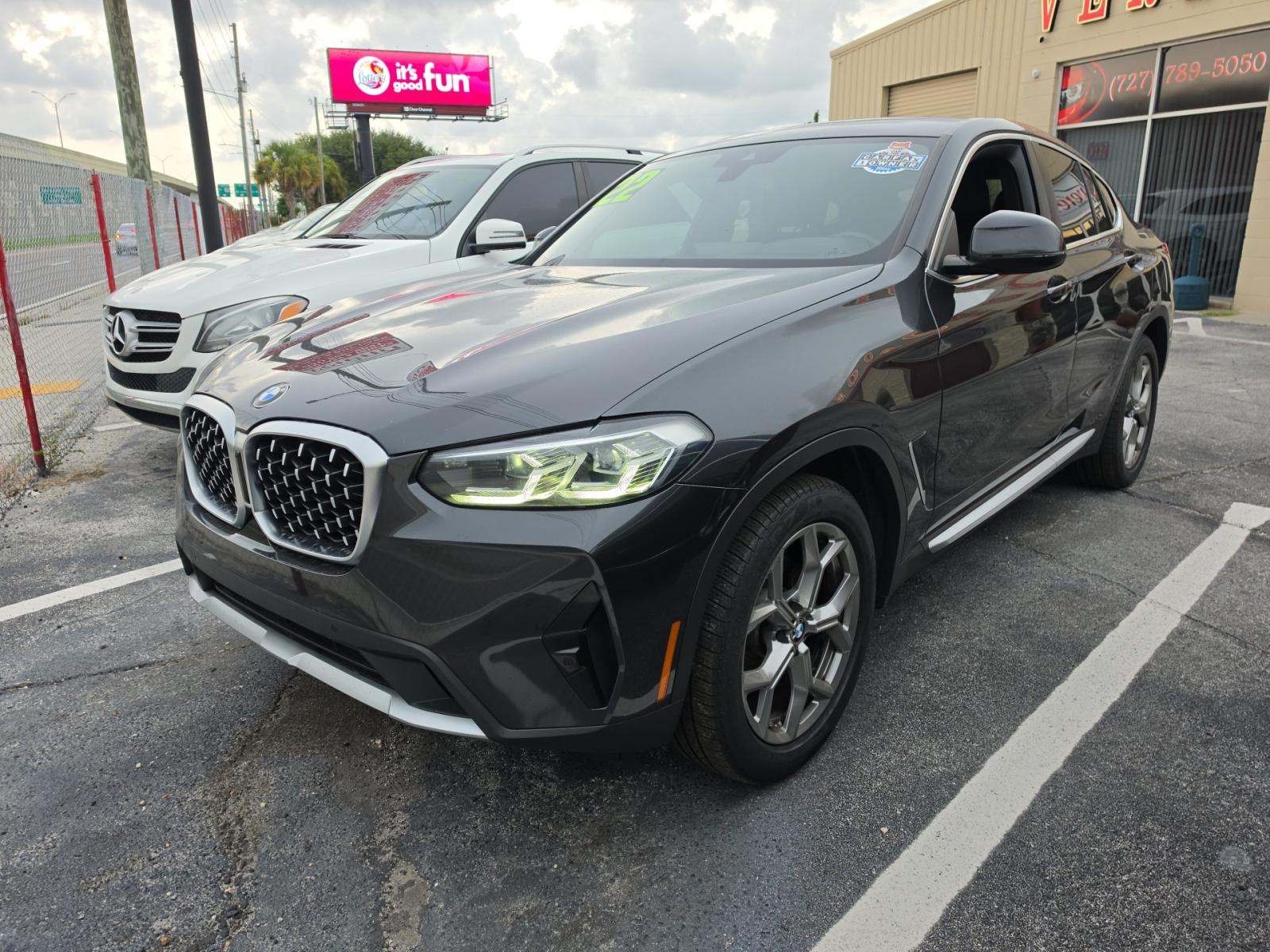 2022 BMW X4 xDrive30i AWD