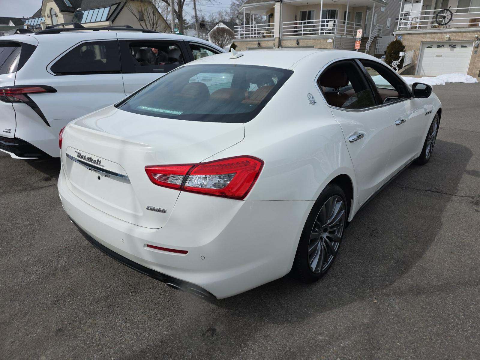 2018 Maserati Ghibli Base RWD