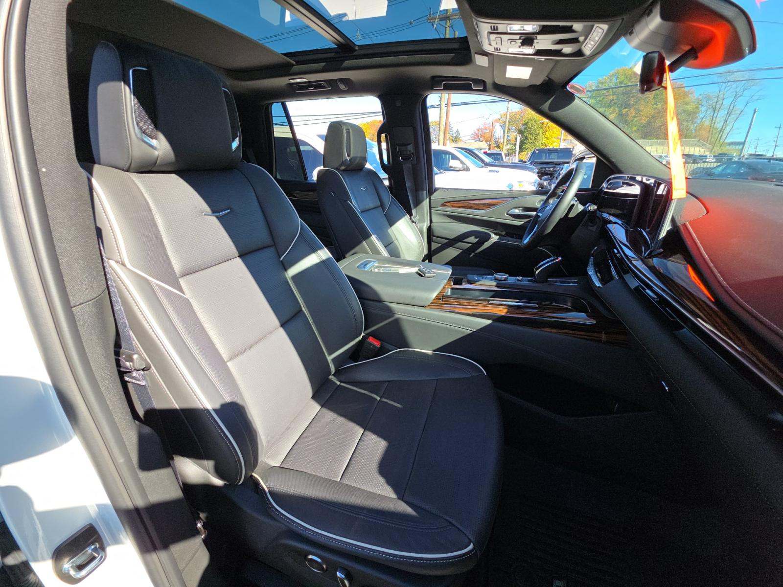 2024 Cadillac Escalade Premium Luxury AWD