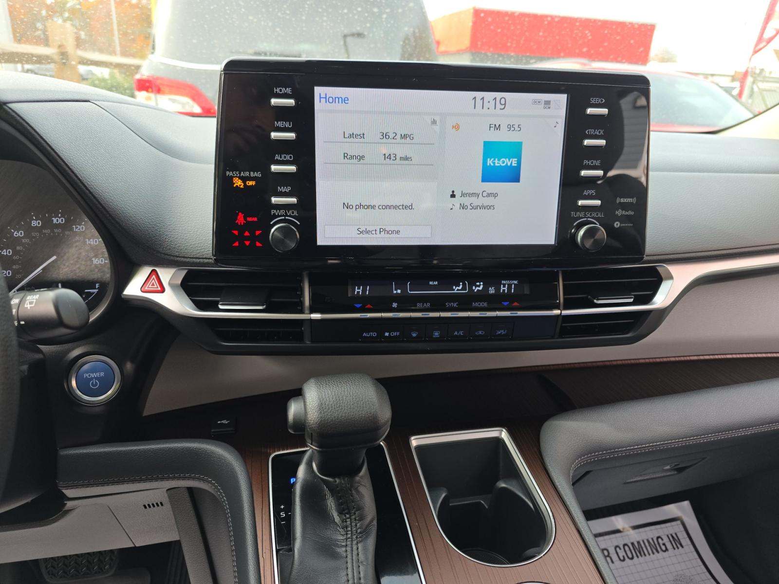 2022 Toyota Sienna LE FWD