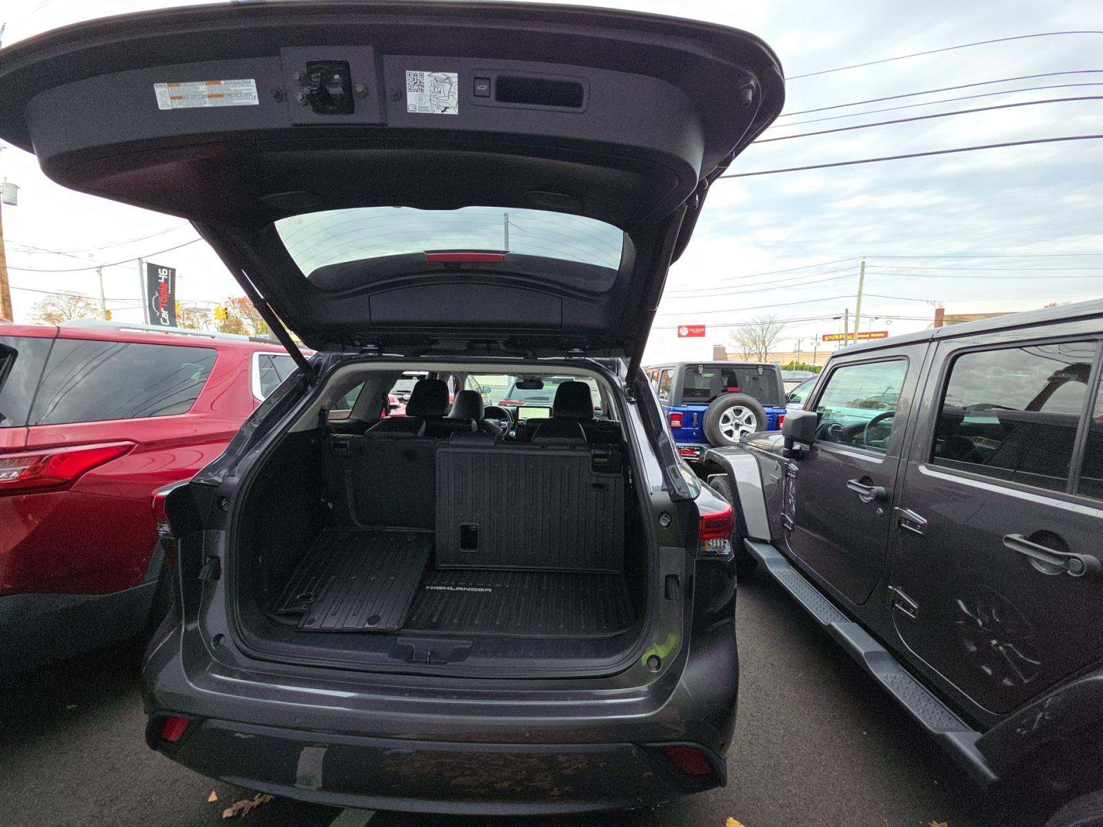 2023 Toyota Highlander Hybrid Limited AWD