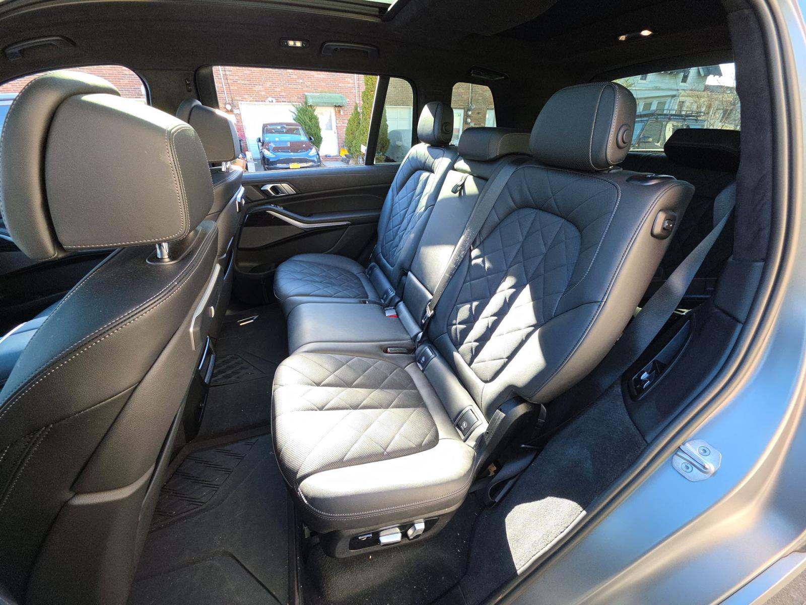 2023 BMW X7 xDrive40i AWD