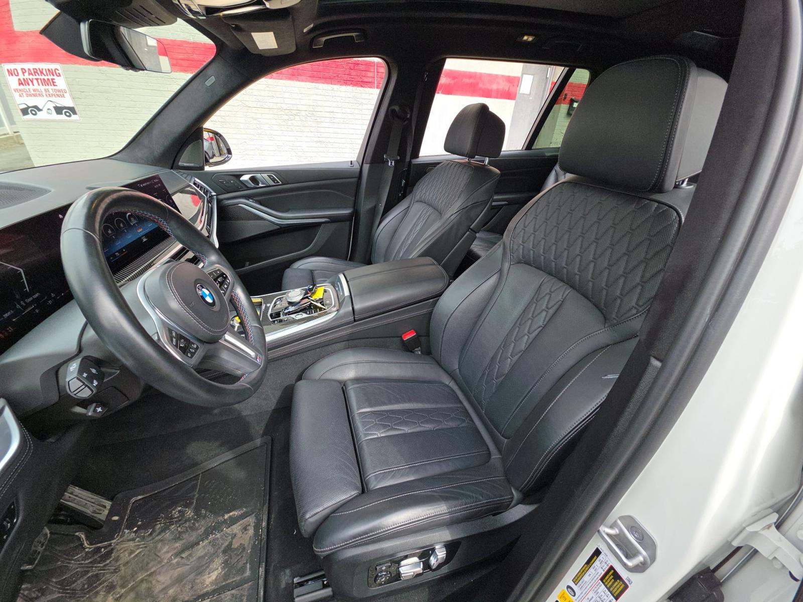 2023 BMW X7 M60i AWD