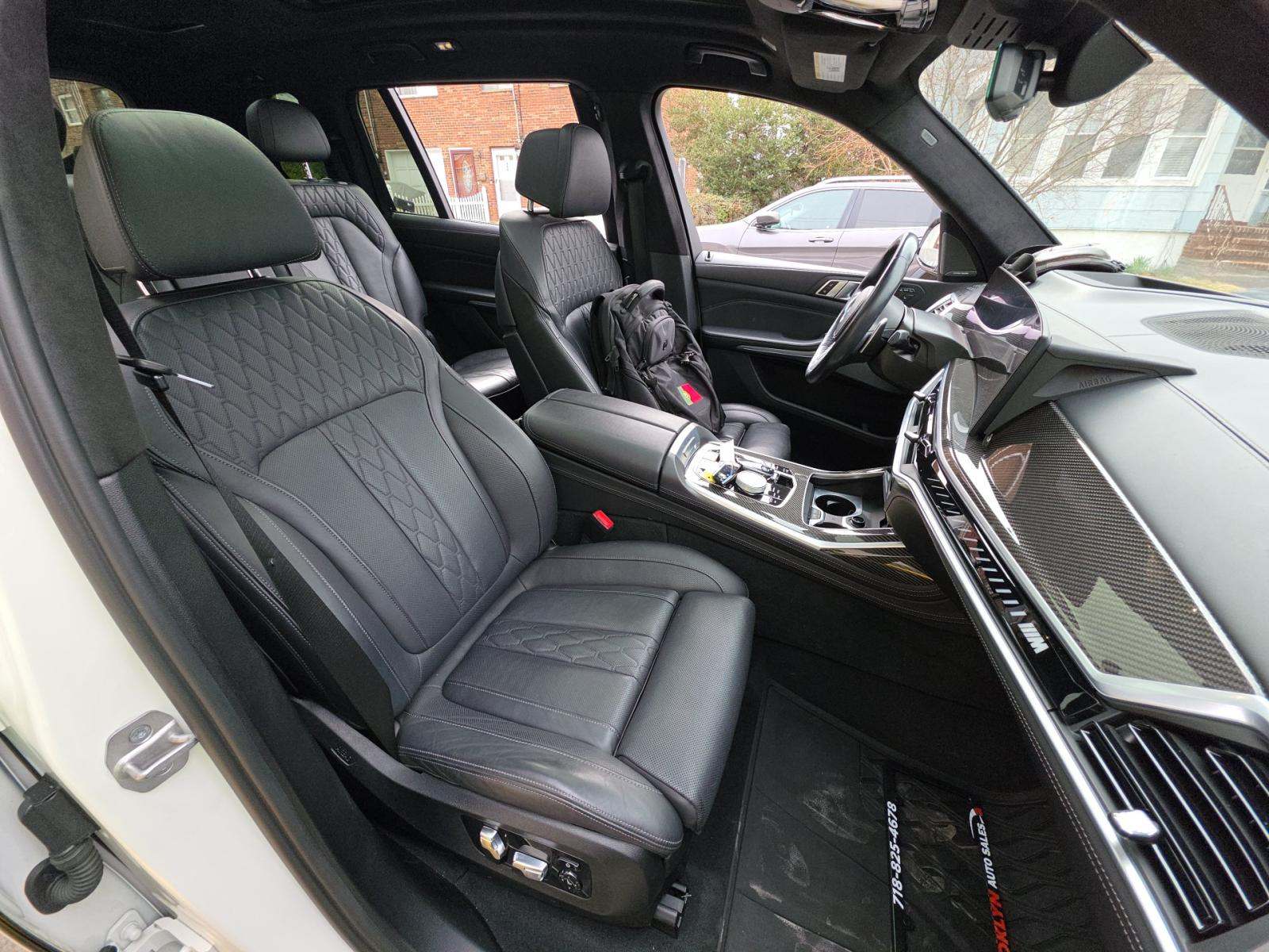 2023 BMW X7 M60i AWD