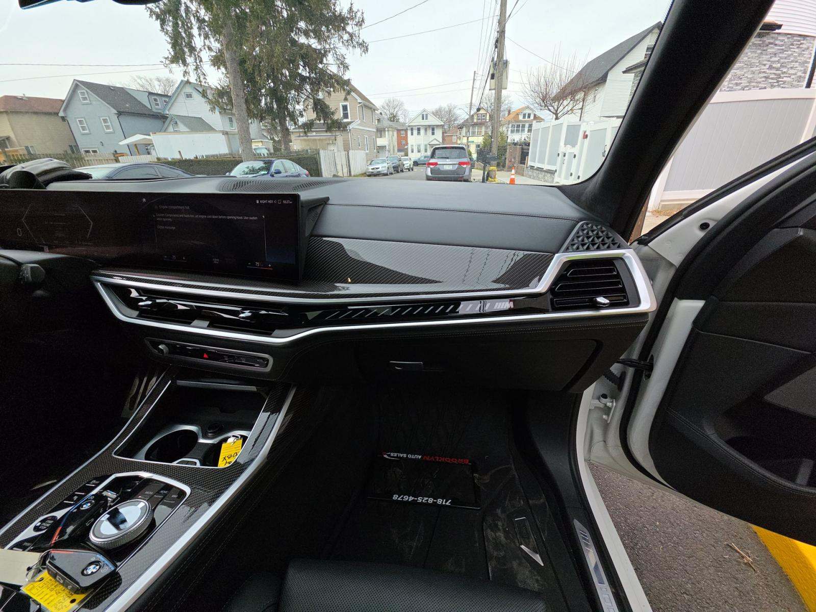 2023 BMW X7 M60i AWD