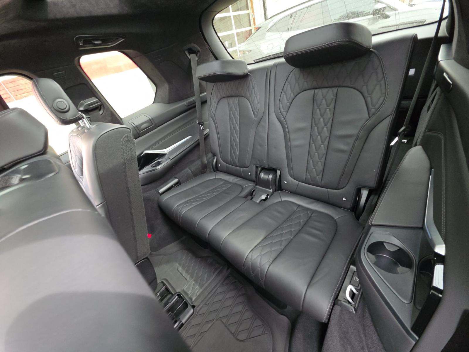 2023 BMW X7 M60i AWD