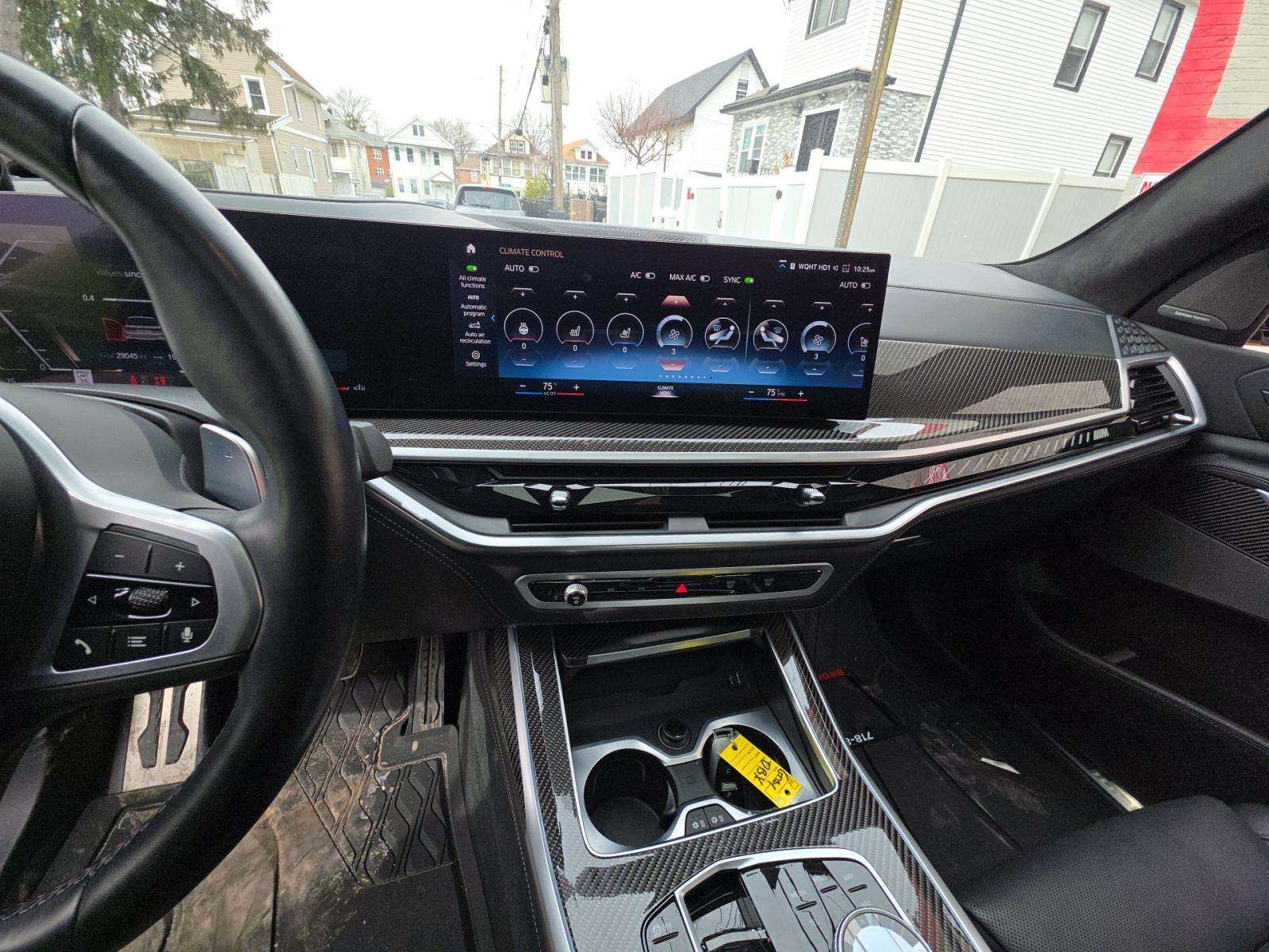 2023 BMW X7 M60i AWD