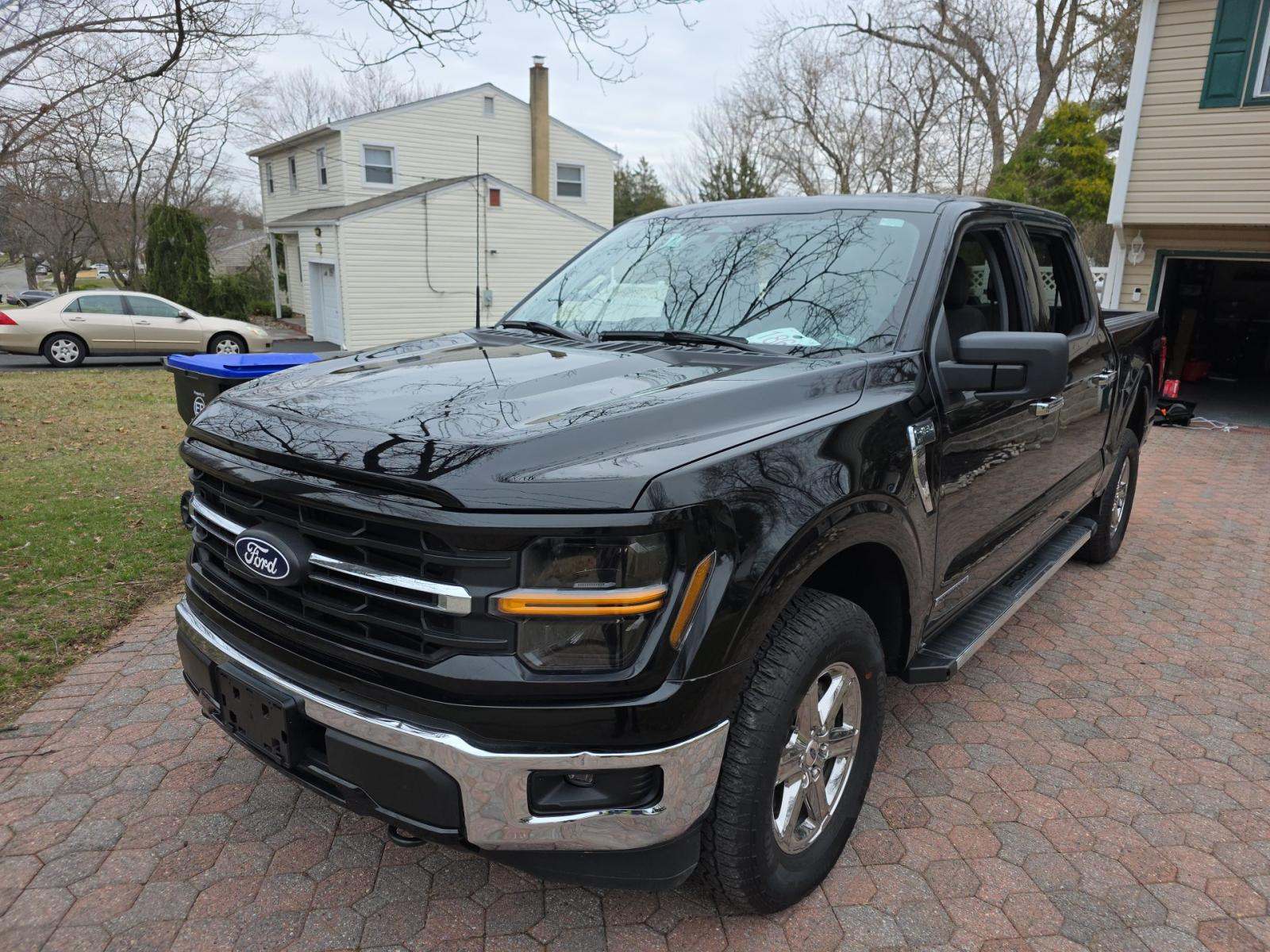 2025 Ford F-150 Hybrid XLT AWD