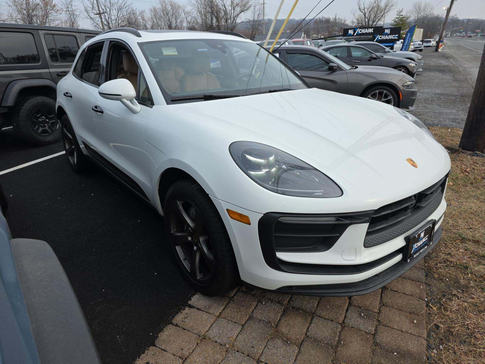 2022 Porsche Macan Base AWD