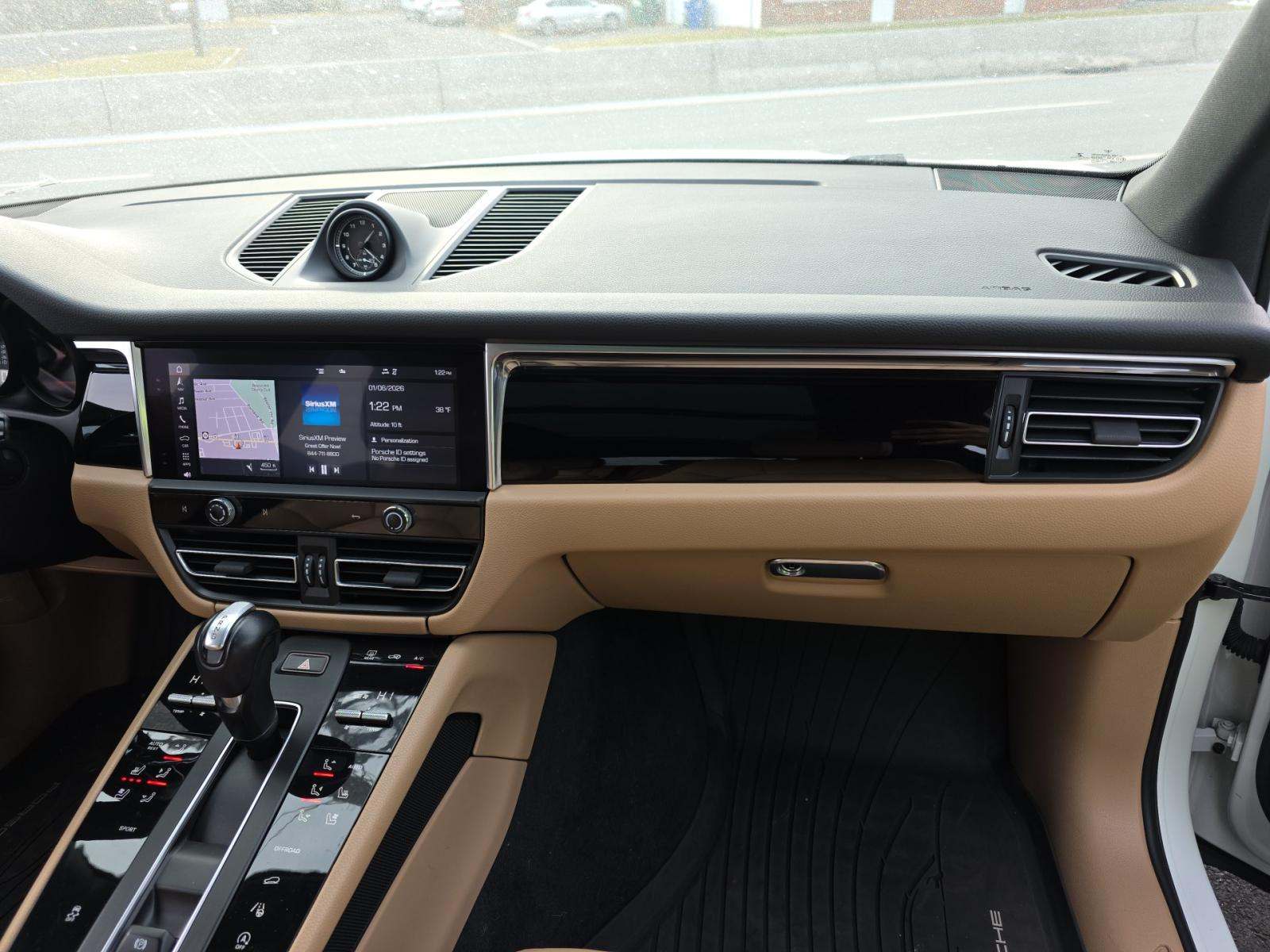 2022 Porsche Macan Base AWD