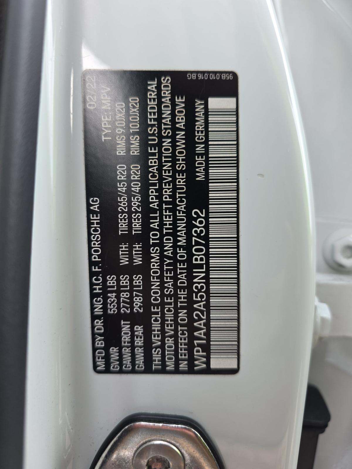 2022 Porsche Macan Base AWD