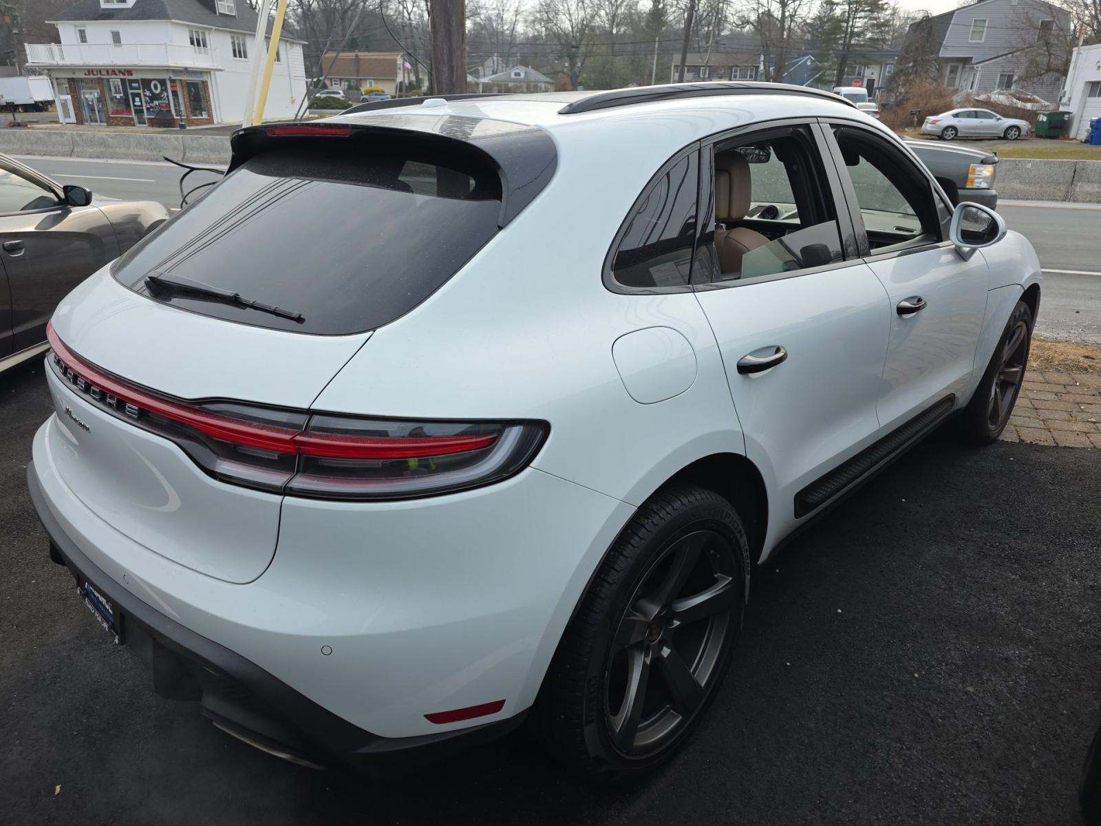2022 Porsche Macan Base AWD