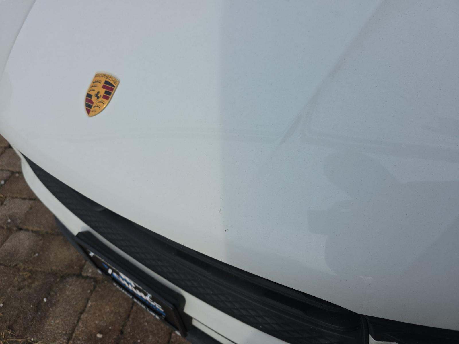 2022 Porsche Macan Base AWD