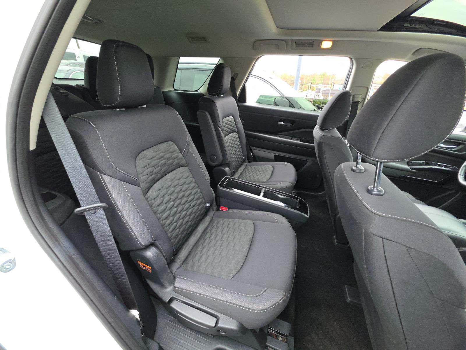 2022 Nissan Pathfinder SV AWD