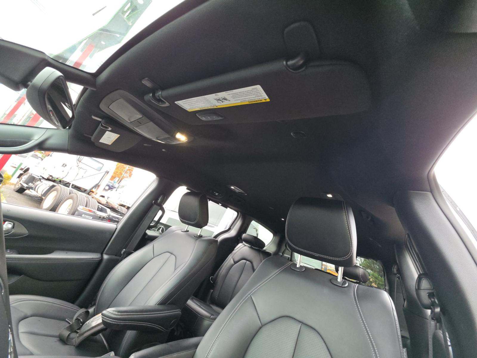 2025 Chrysler Pacifica Select FWD