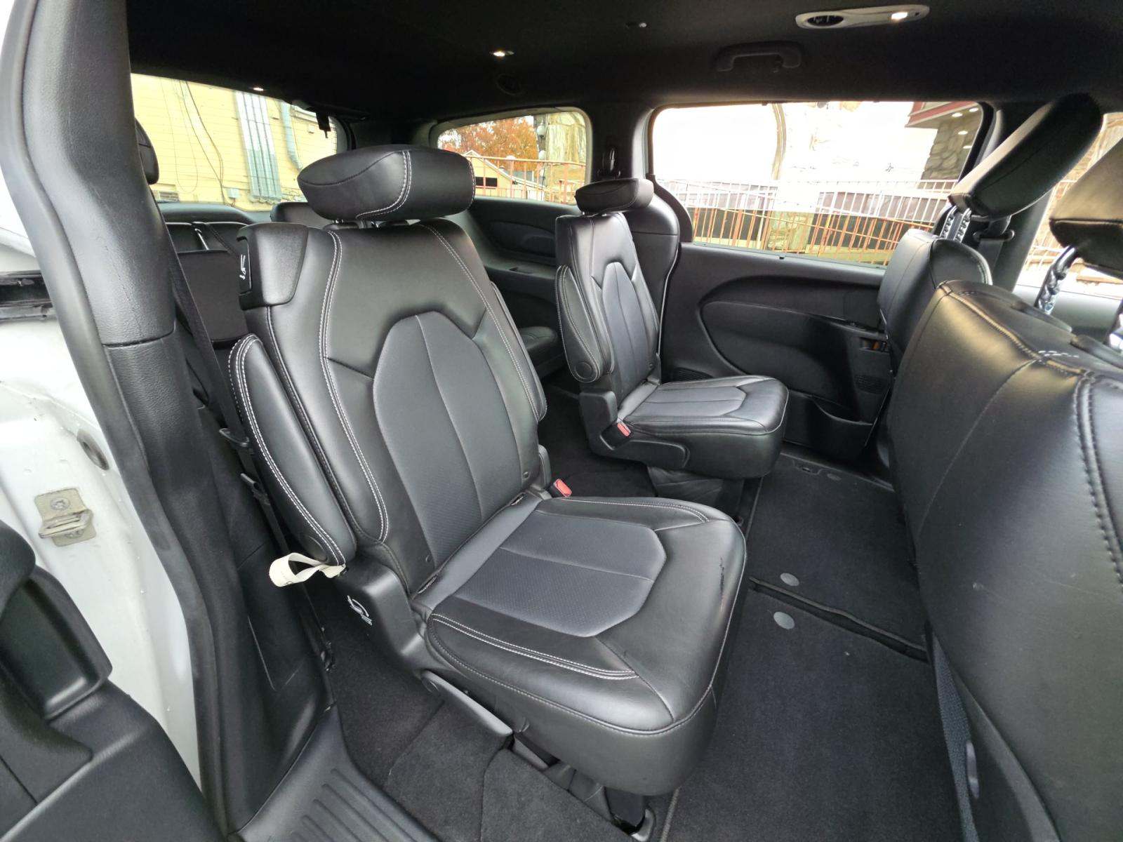 2025 Chrysler Pacifica Select FWD