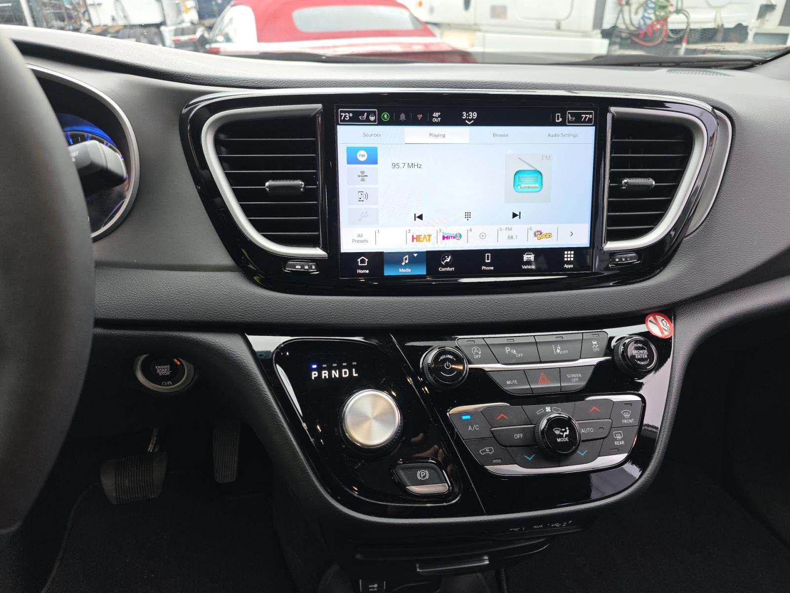 2025 Chrysler Pacifica Select FWD